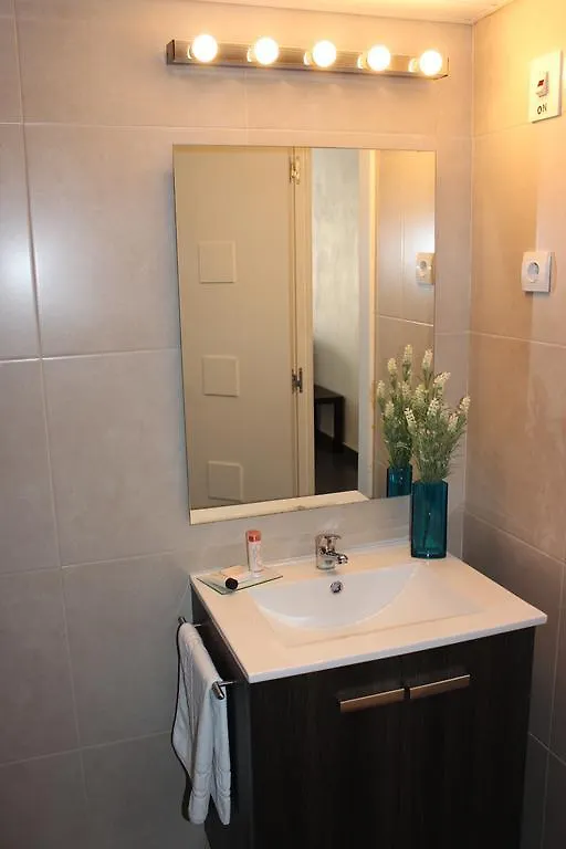 Villa Sagrada Barcelona 0*,